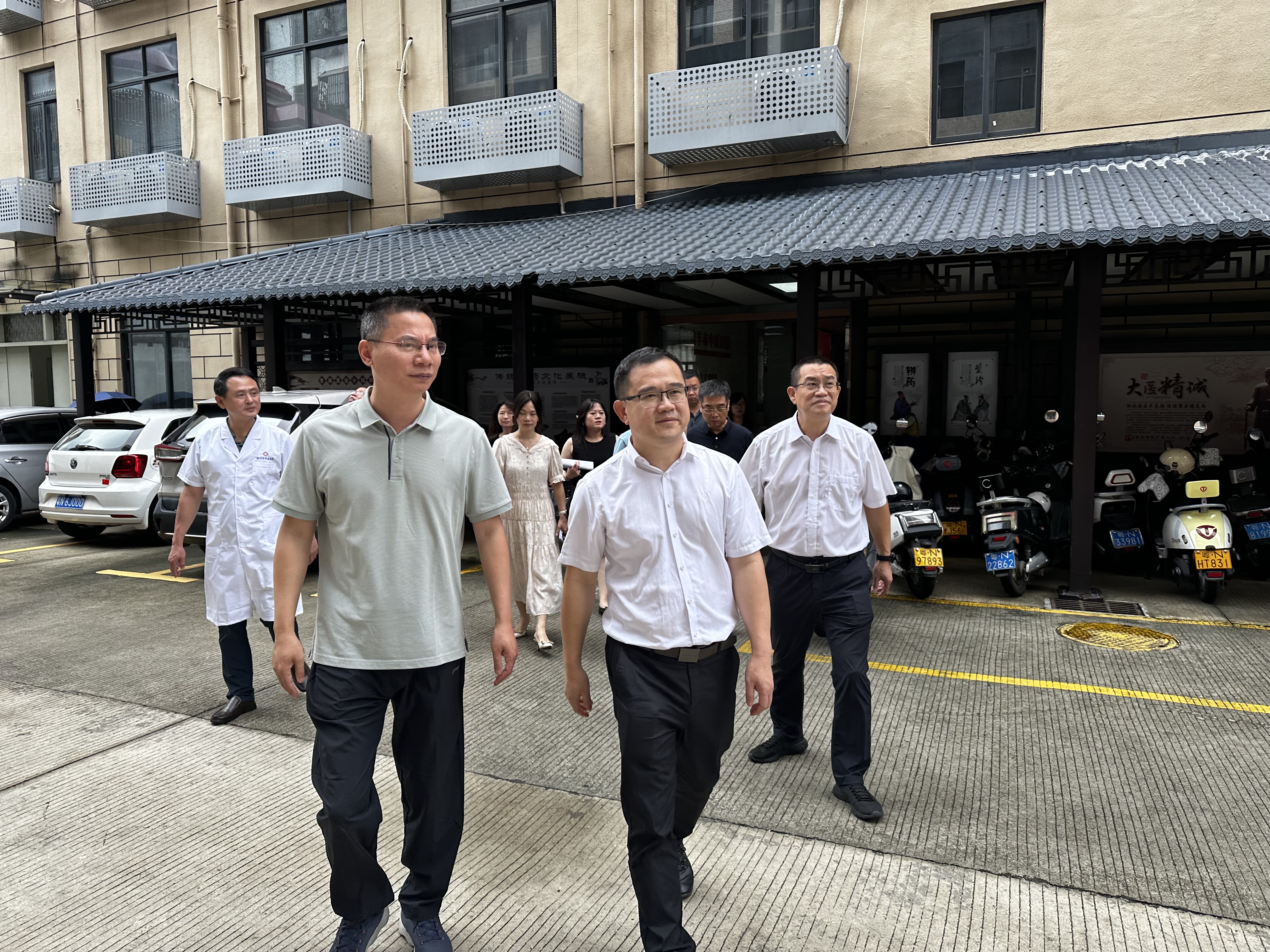 深圳市卫生健康委调研组到陆丰市中医医院开展“组团式”帮扶调研 (2).jpg