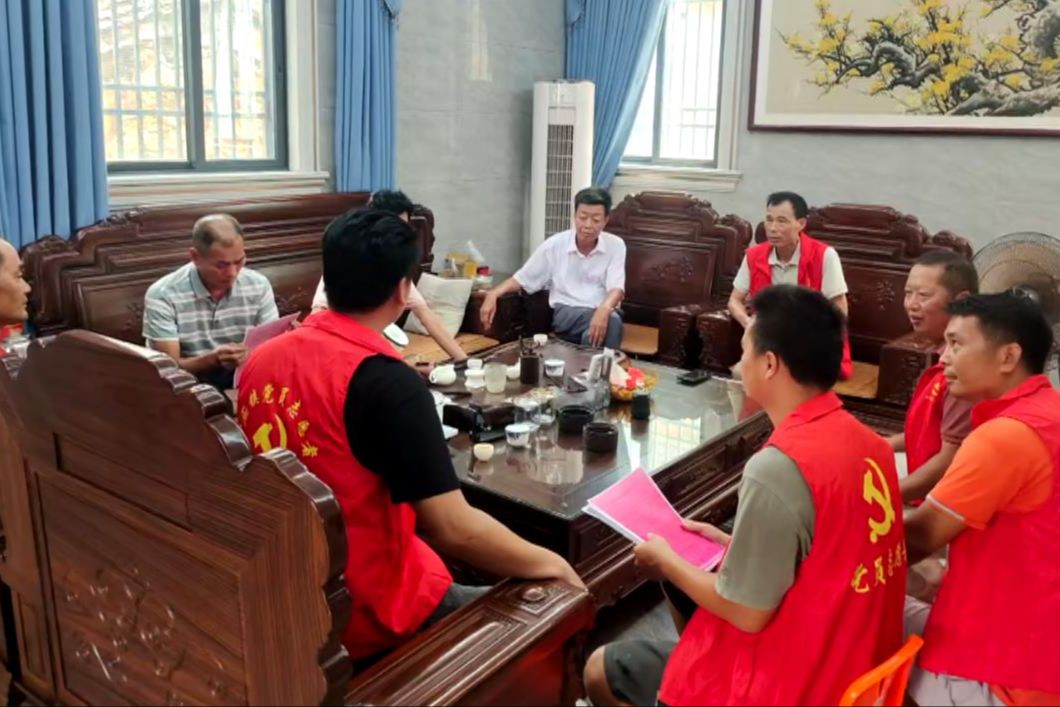 陆丰：党建引领“入户联心” 织密基孔肯雅热群防群控网