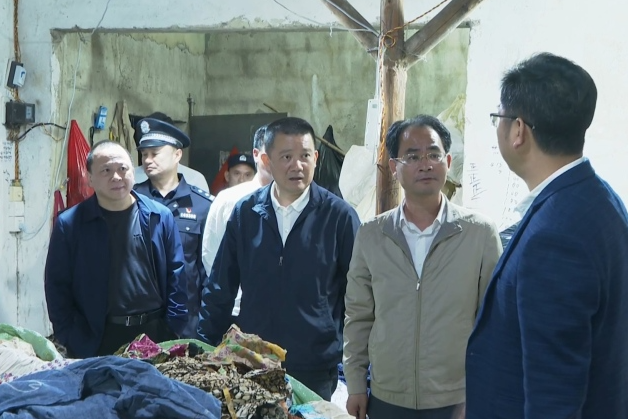 我市持续高压打击 坚决彻底整治碣石地区非法加工经营旧服装