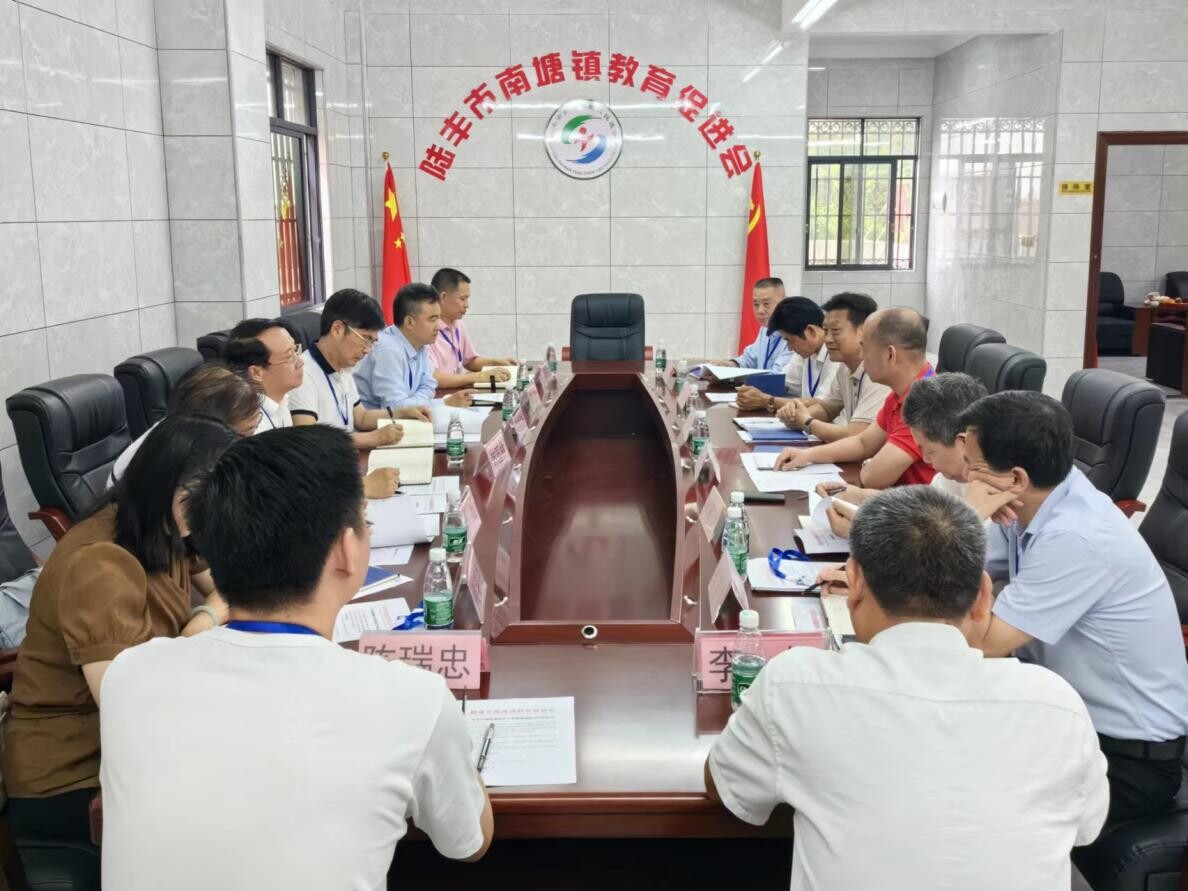 南塘镇教育促进会组织深圳市教育督导专家团队来我镇调研中小学教育