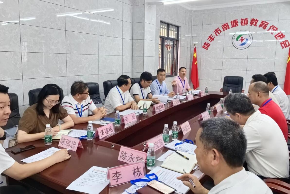 南塘镇教育促进会组织深圳市教育督导专家团队来我镇调研中小学教育