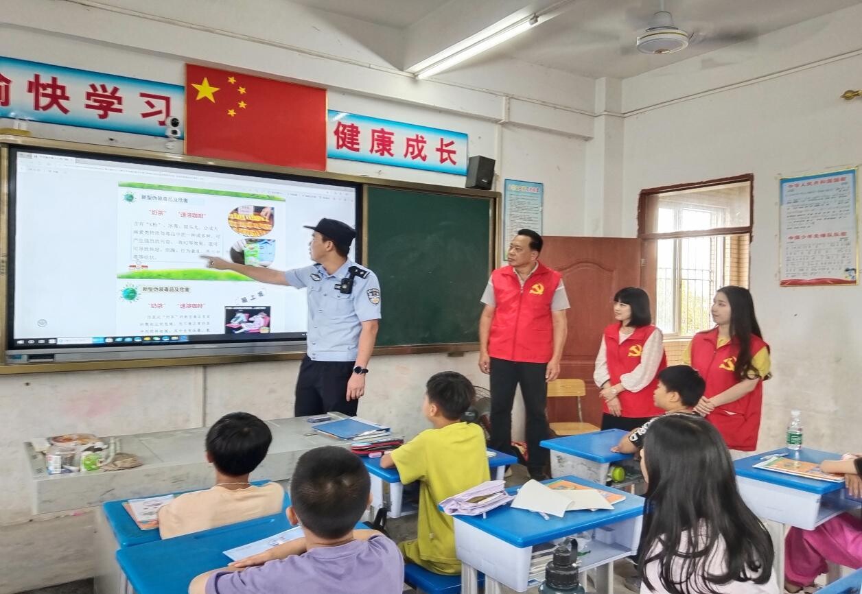 "少年儿童心向党 我与祖国共成长"甲西镇庆祝"六一"国际儿童节暨"6·1