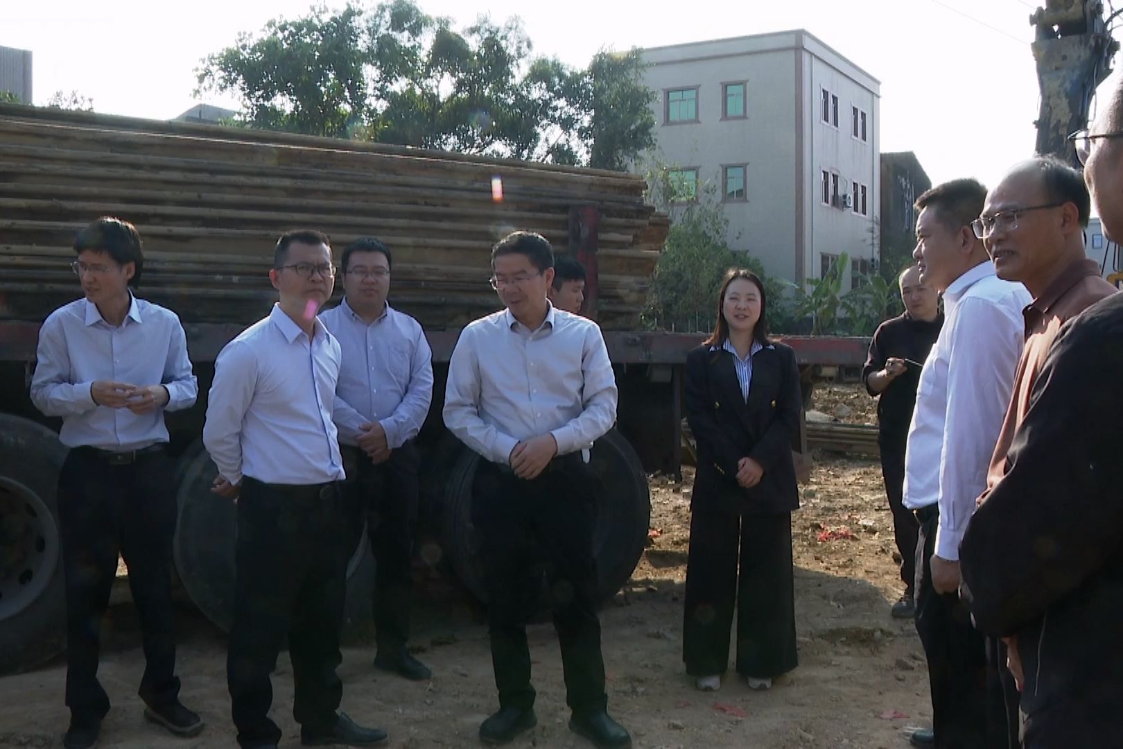 汕尾市人大常委会领导到陆丰开展农村生活污水治理监督检查