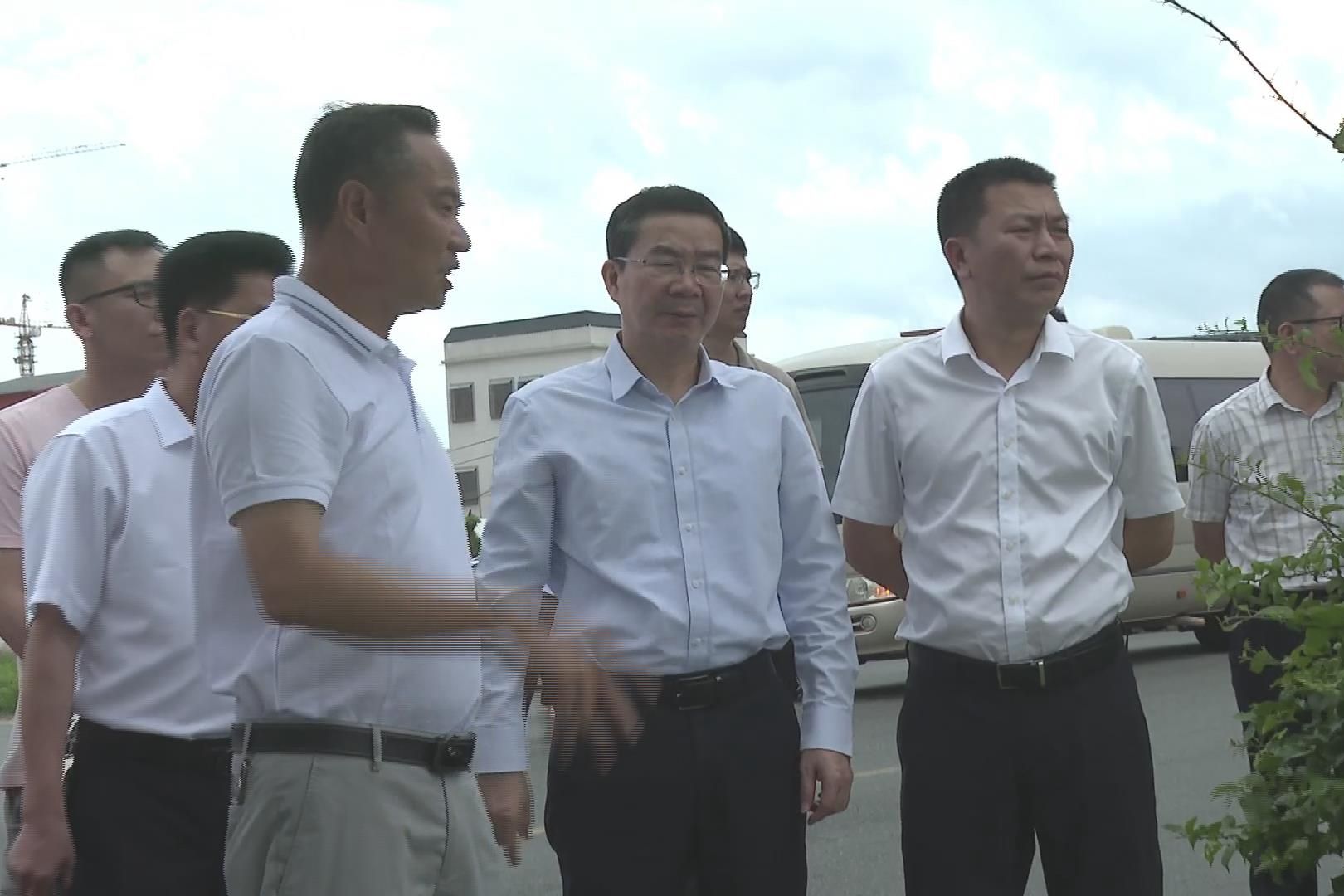 汕尾市人大常委会领导到陆丰开展高标准农田建设和撂荒耕地整治工作专题调研
