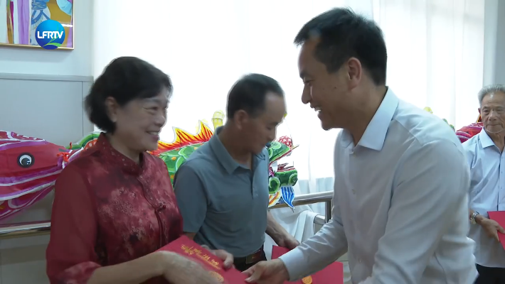 市领导看望慰问沉浸式文旅剧《钱鼓舞》主创演职人员