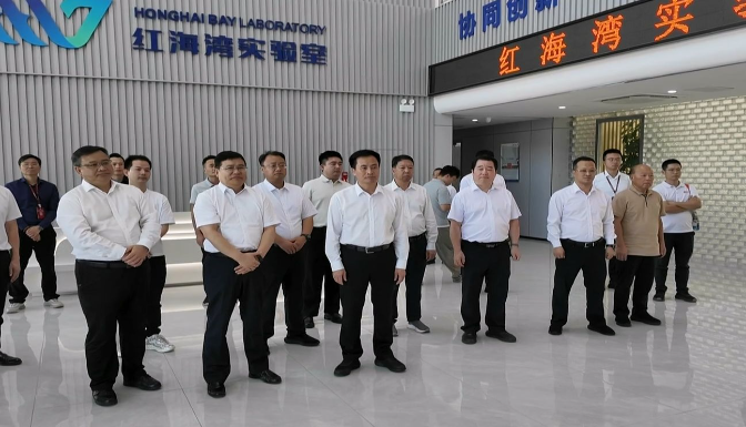 出席第六届汕尾发展大会嘉宾到陆丰考察绿色能源与海工装备产业