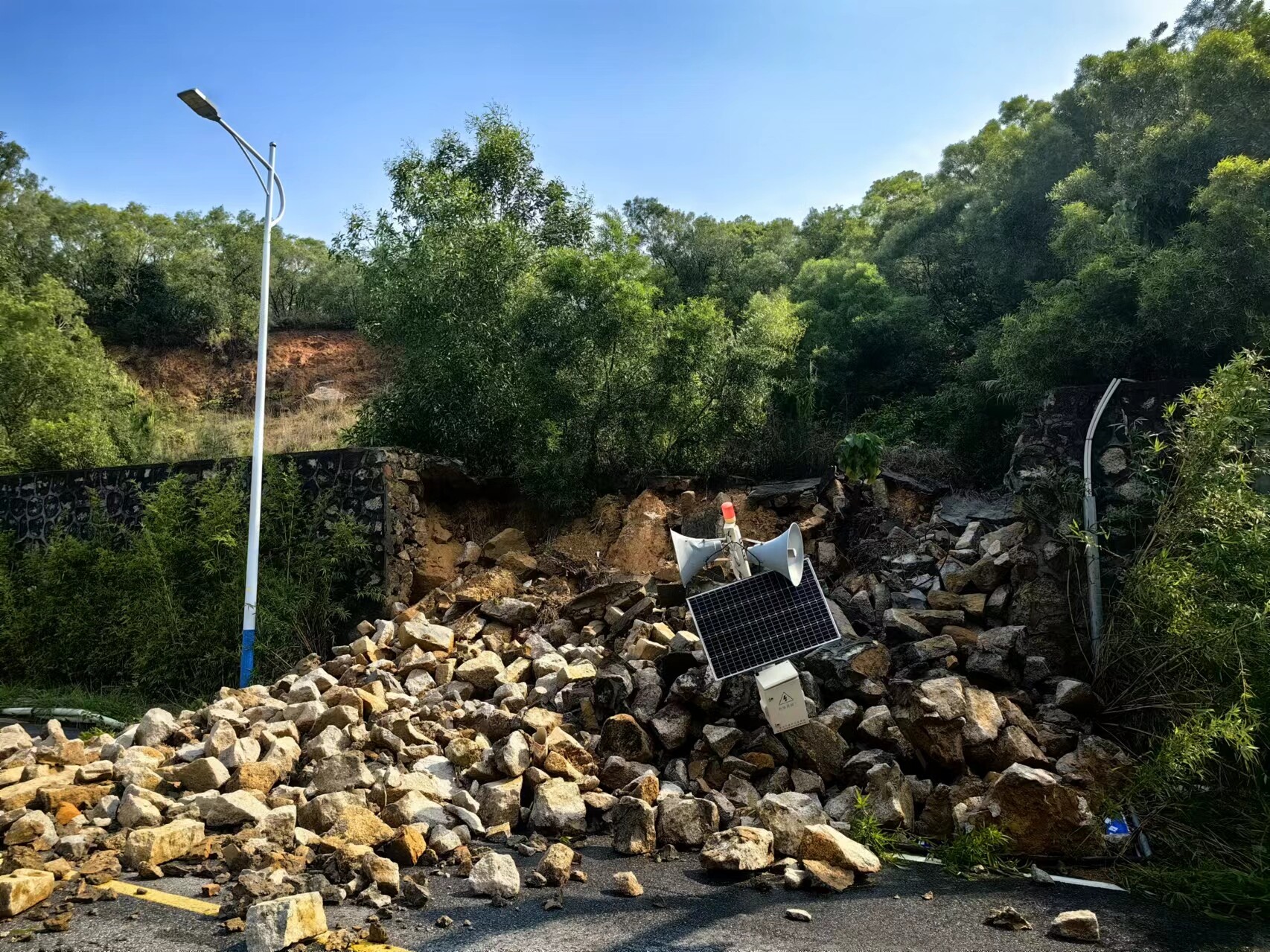 陆丰市交通运输局关于金厢镇观音岭路段交通险情处置的工作简报