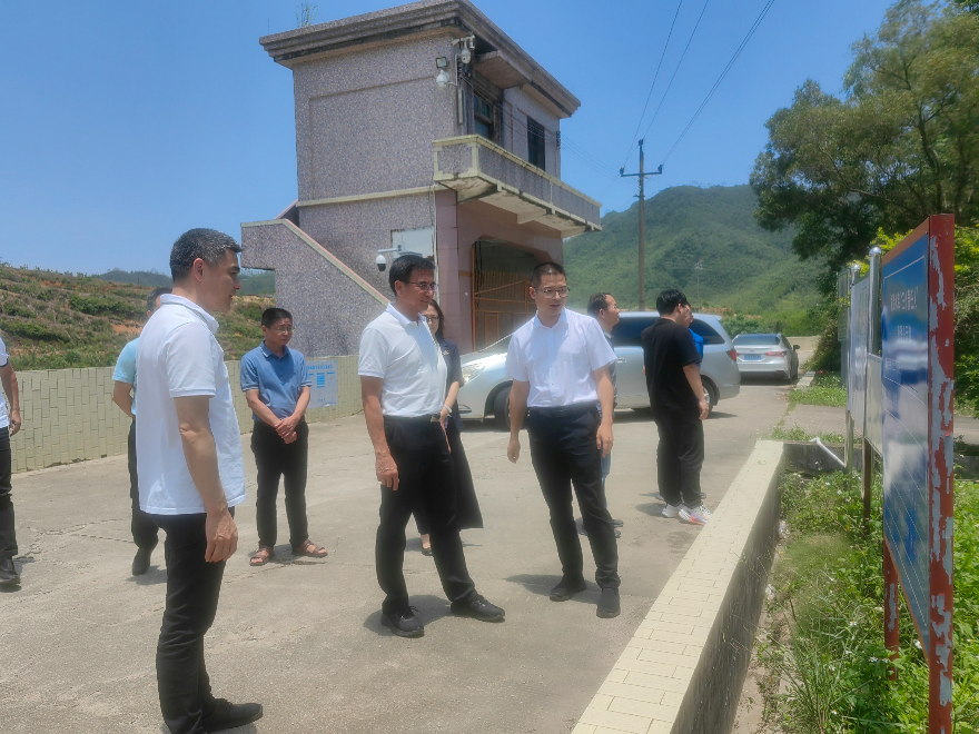 当天,凛波同志分别到陆丰市甲西镇渔池村,内湖镇和博美镇点石村调研